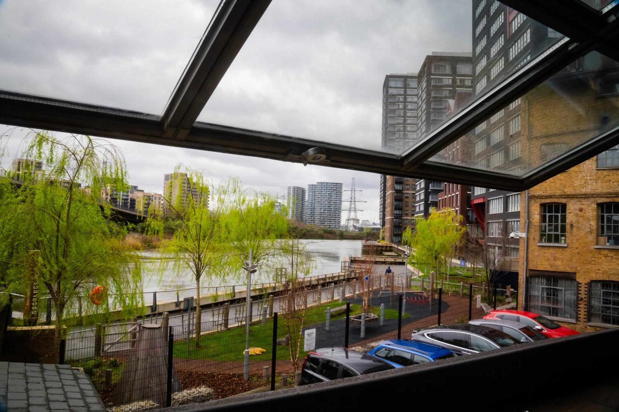 Loft Style Apartment Near O2, Abba Voyage, Excel لندن المظهر الخارجي الصورة